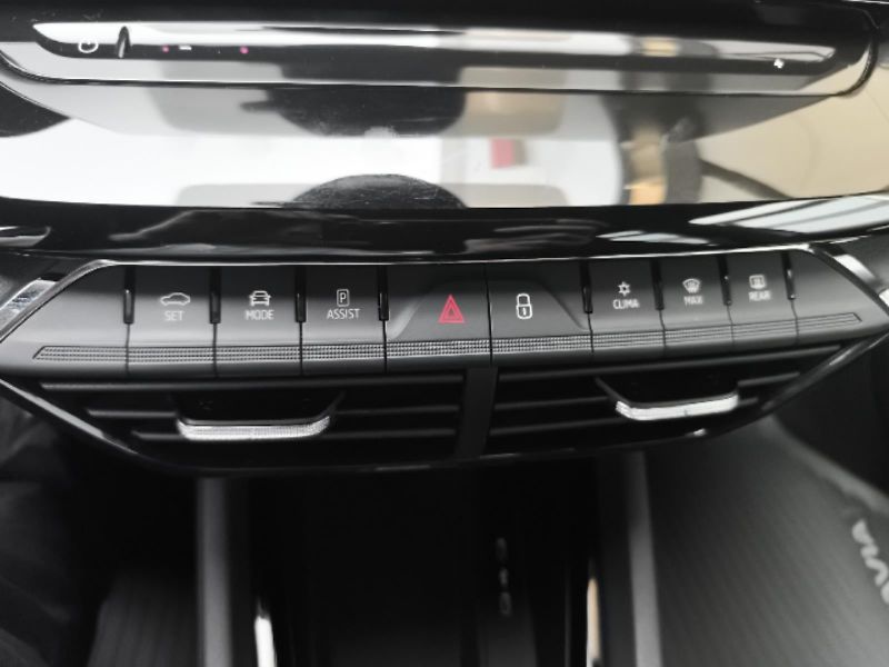 Škoda Octavia 2.0 TDi Sportline DSG - fotka 15 z 24