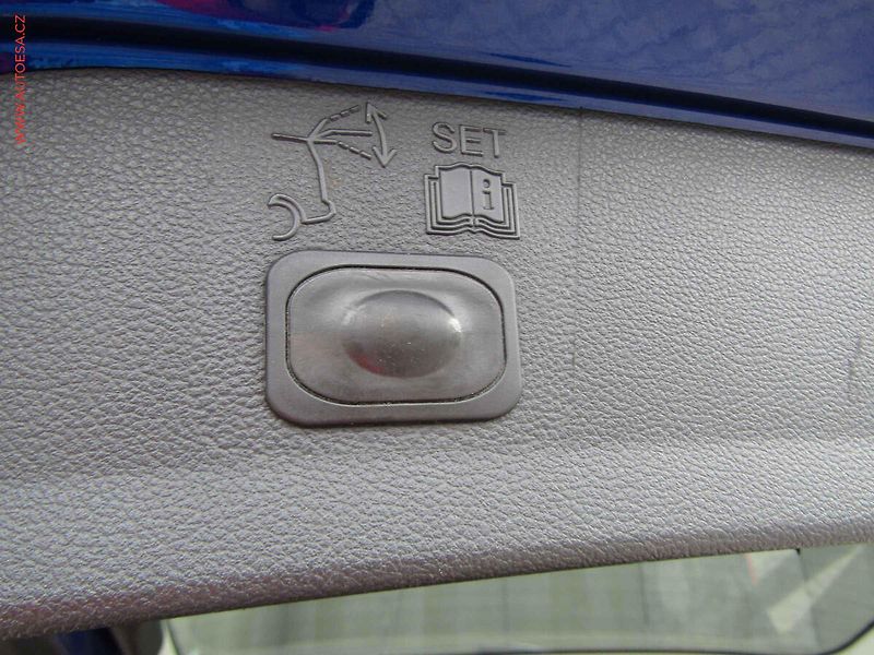 Ford Kuga (2015) 1.5 EB, Navi, xenon - fotka 20 z 22