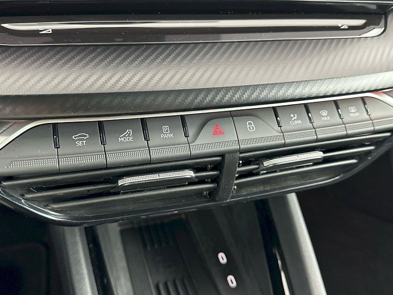 Škoda Octavia (2025) Combi DSG 2.0TSI 150kW 4x4 Spo - fotka 26 z 36