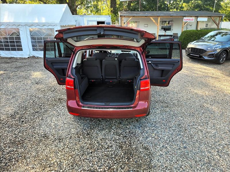 Volkswagen Touran 2,0 Rezervace!,dsg,Highline,ků - fotka 34 z 44