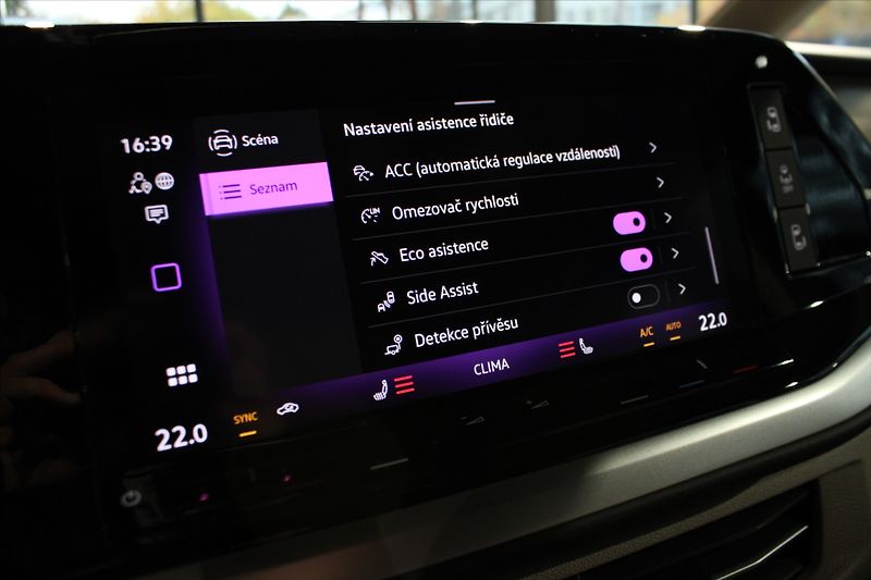 Volkswagen Multivan T7 TDi DSG Edition ACC/NezTop/ - fotka 18 z 38