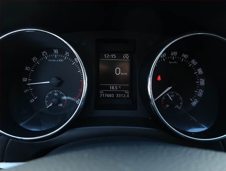Škoda Yeti (2015) 1.6 TDI, Tempomat - fotka 11 z 17