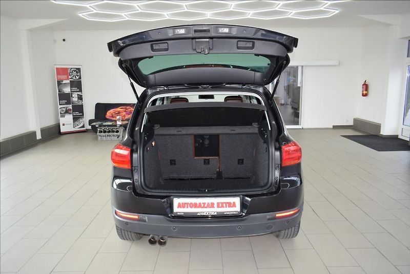 Volkswagen Tiguan 1,4 TSi, 1.maj,navi,kůže,pano, - fotka 12 z 32