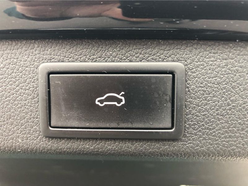 Škoda Superb COMBI 2.0 TDi DSG 7st. SYTLE - fotka 27 z 30