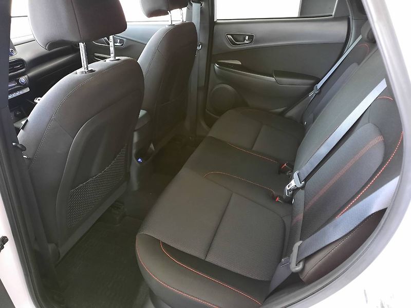 Hyundai Kona (2022) 1.0 T-GDI (88kW/120k) N-Line - fotka 8 z 22