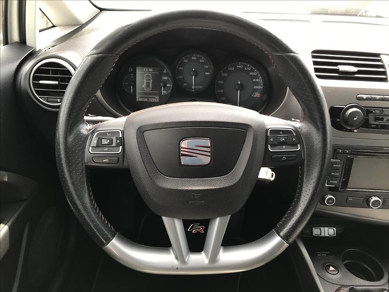 Seat Leon 2,0 FR  (Formula Racing) - fotka 13 z 16