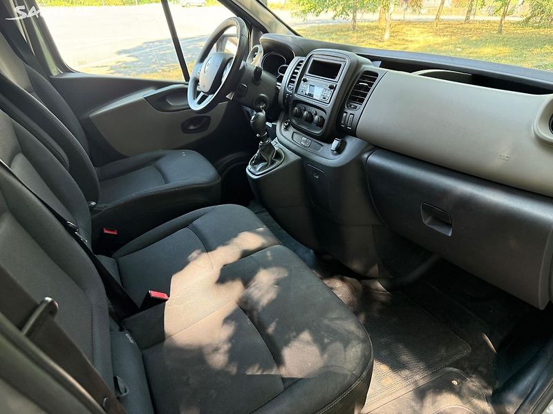 Renault Trafic (2019) 1.6dCi, 89kw 9 míst - fotka 9 z 19