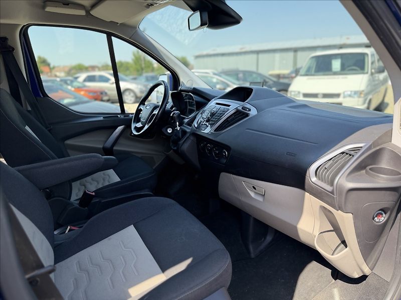 Ford Transit Custom 2,0 125kW 5MÍST WEBASTO DPH TZ - fotka 19 z 32