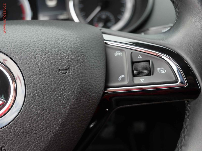 Škoda Octavia (2018) 1.4 TSI, ČR, Style - fotka 12 z 25
