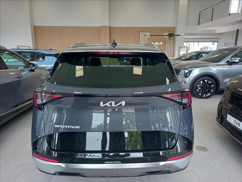 Kia Sportage 1,6 T-GDi 4x2 7DCT TOP (2027) - fotka 3 z 5