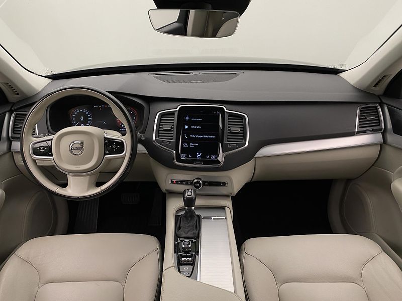 Volvo XC90 D5 AWD MOMENTUM AUT CZ 7míst - fotka 2 z 50