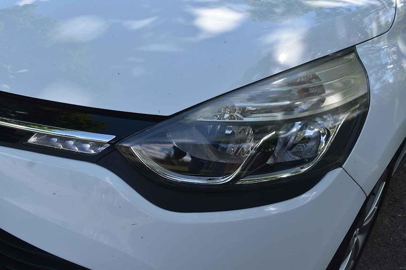 Renault Clio jezdí dobře jak na kvalitním, tak i na horším povrchu.
