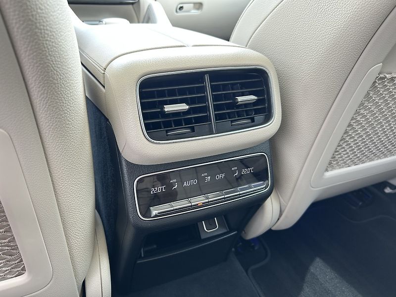 Mercedes-Benz GLE 400d 4MATIC AMG Coupe - fotka 31 z 36