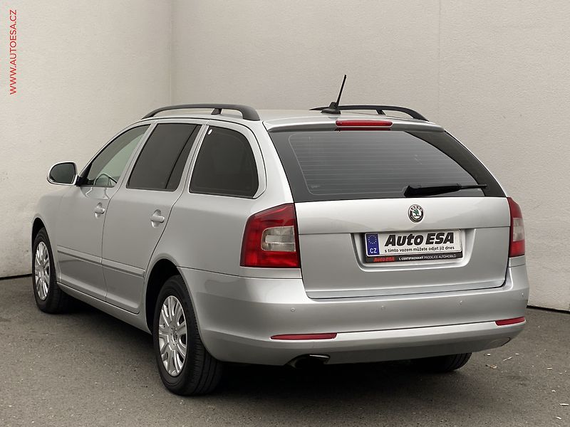 Škoda Octavia (2012) 1.6TDi, AC, temp - fotka 6 z 18