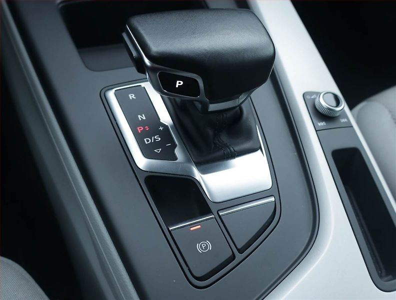 Audi A4 (2022) 35 TDI, Automat, Navi - fotka 13 z 24