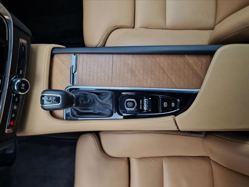 Volvo S90 D5 173kW Inscription,původ ČR - fotka 35 z 50