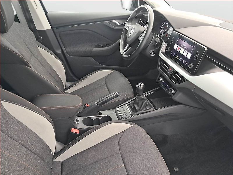 Škoda Scala (2020) Style Plus 1.5 TSI, Tempomat - fotka 9 z 17