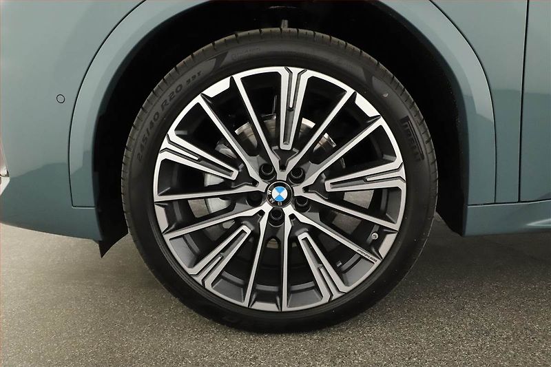 BMW X2 (2025) xDrive20d, Kamera - fotka 25 z 27