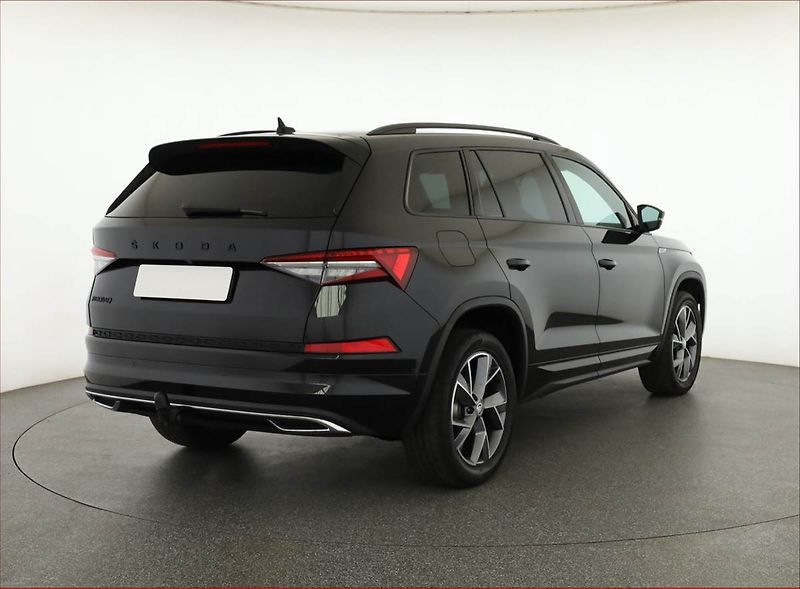 Škoda Kodiaq (2022) Sportline 1.5 TSI, digi klima - fotka 5 z 27