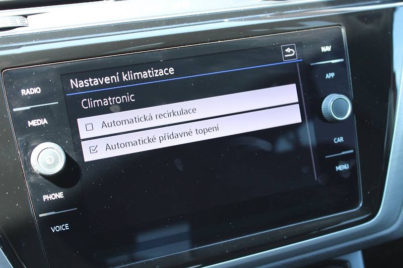 Volkswagen Touran (2022) 2.0 TDI 110kW DSG tažné - fotka 19 z 35