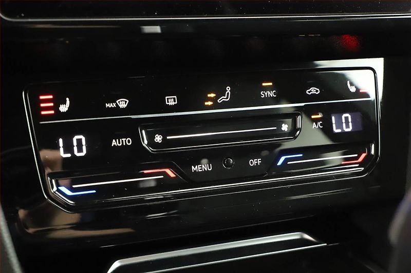 Volkswagen Arteon (2023) 2.0 TSI - fotka 17 z 20