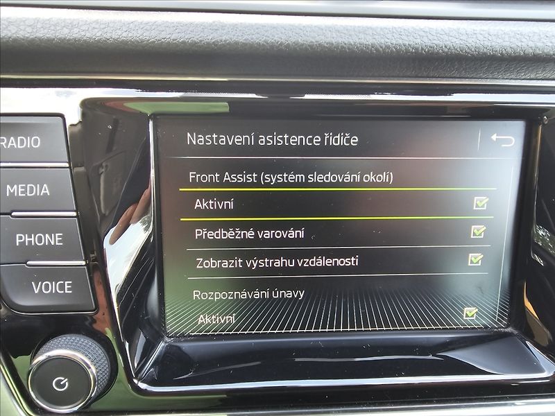 Škoda Fabia III 1,0TSi 70KW Drive - fotka 43 z 43