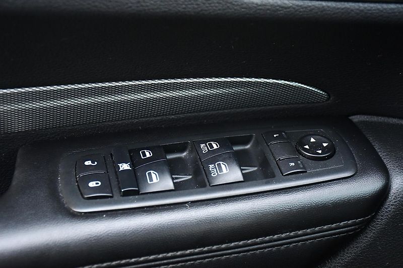 Dodge Durango 3.6L V6 7.MÍST - fotka 29 z 55