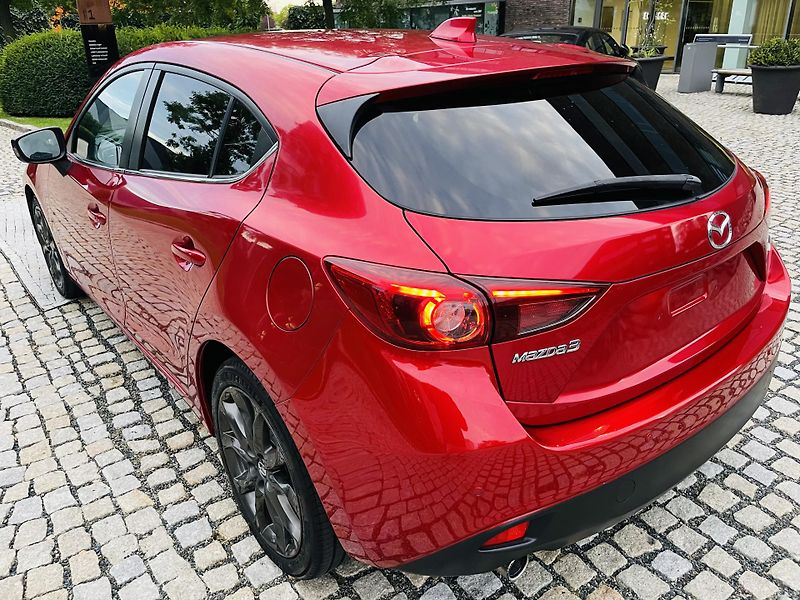 Mazda 3 2.0i MANUÁL SENZORY HEADUP LED - fotka 17 z 43