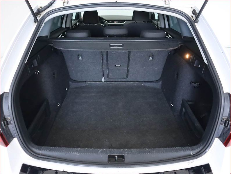 Škoda Octavia (2018) 2.0 TDI, Automat, Serv.kniha - fotka 14 z 20
