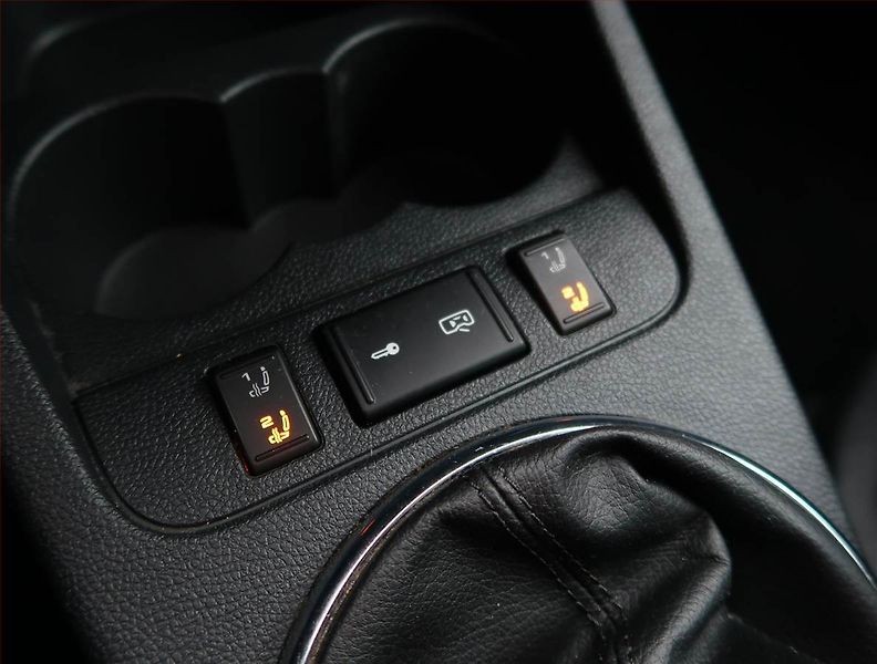 Škoda Roomster (2012) 1.6 TDI, po STK, jezdí výborně - fotka 17 z 18