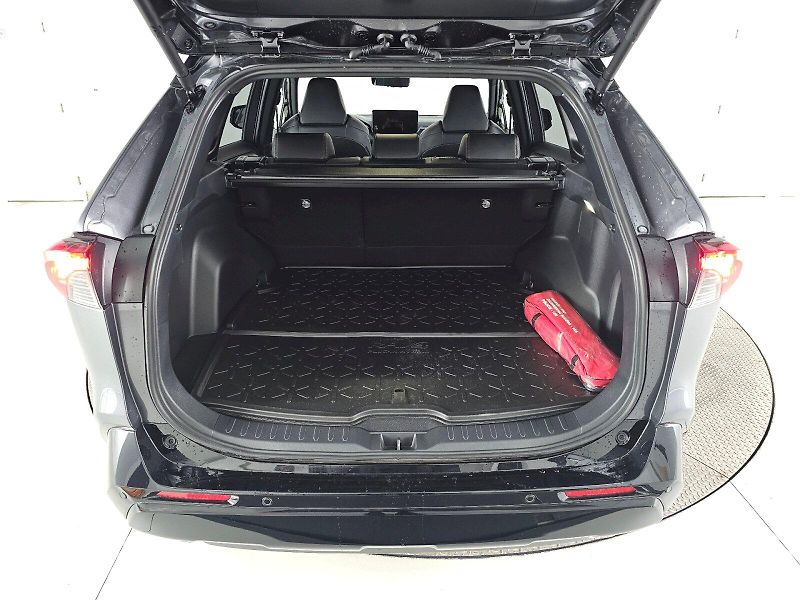 Toyota RAV4 (2025) 2.5PHEV 306k AWD SELECTION - fotka 31 z 31