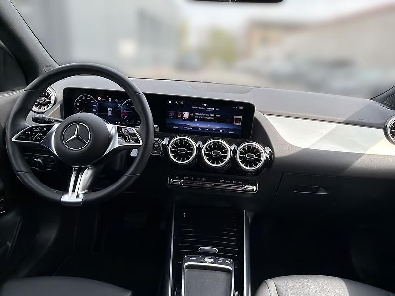 Mercedes-Benz GLA 200d 4MATIC, CZ, 1.majitel - fotka 11 z 16