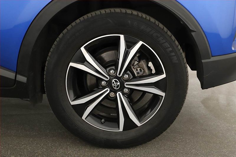 Toyota C-HR (2018) 1.8 Hybrid - fotka 12 z 15