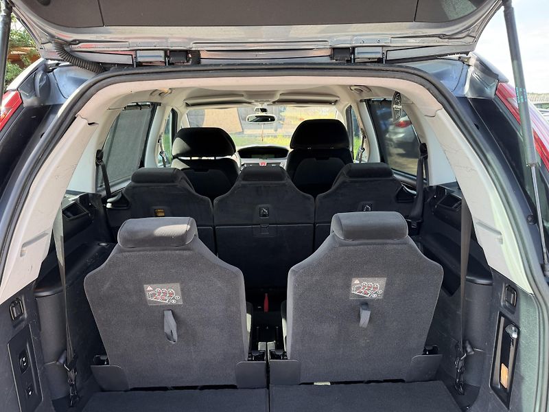 Citroën Grand C4 Picasso 1.6 HDI 7MIST - fotka 10 z 20