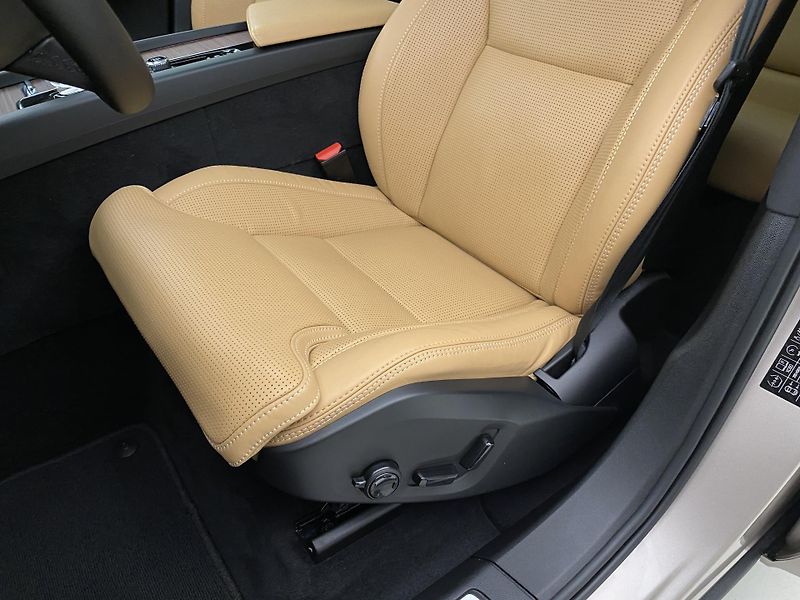 Volvo XC60 T6 AWD RECHARGE DARK ULTIMATE  - fotka 24 z 66