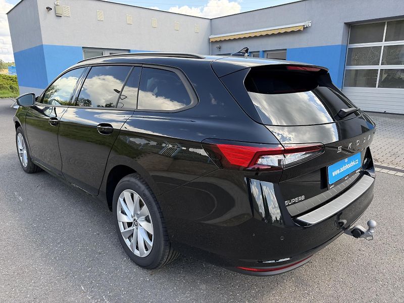 Škoda Superb Kombi 1,5i hybrid auto. závěs - fotka 5 z 19