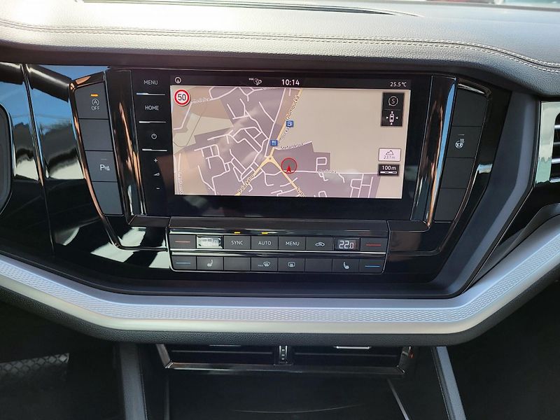 Volkswagen Touareg 3.0 V6 TDi DSG 4MOTION - fotka 15 z 47