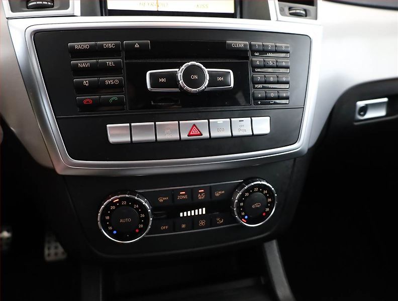 Mercedes-Benz Třídy M (2012) ML 350 BlueTEC, 4X4, Automat - fotka 10 z 13