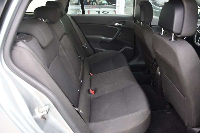 Opel Insignia 2.0CDTi  - fotka 17 z 40