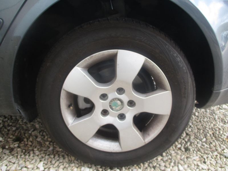 Škoda Octavia 1.9 TDi - fotka 27 z 28