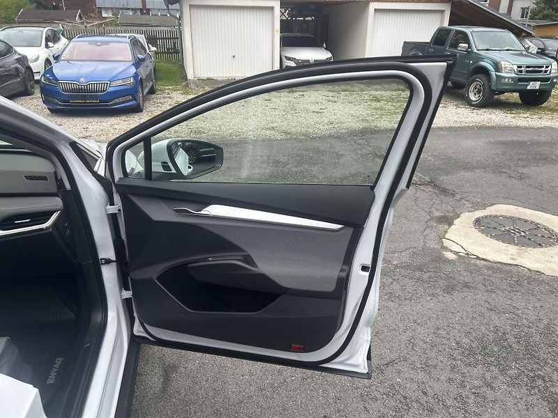 Škoda Enyaq 150kw, iV80 19ALU SOH 90% - fotka 45 z 51