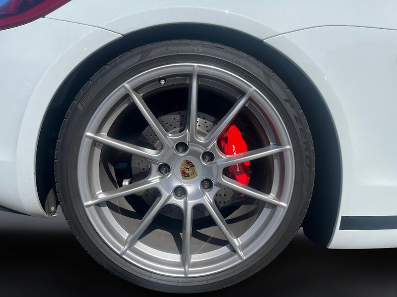 Porsche Cayman Spyder - fotka 11 z 25