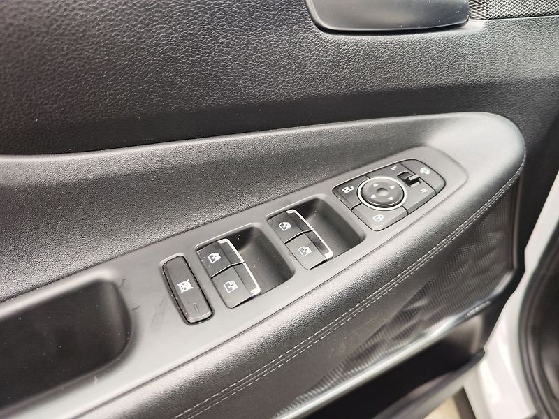 Hyundai Santa Fe 2.0 CRDI/110kW Smart Success - fotka 33 z 34