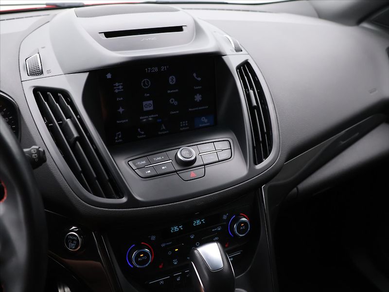 Ford Kuga 2.0 TDCi 132kW AWD ST-Line - fotka 19 z 29