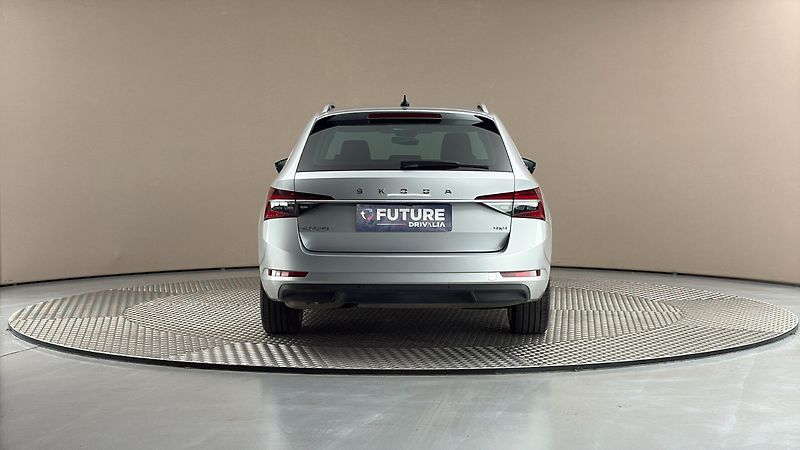 Škoda Superb 2.0 TDI DSG 4x4 Style Combi - fotka 5 z 32