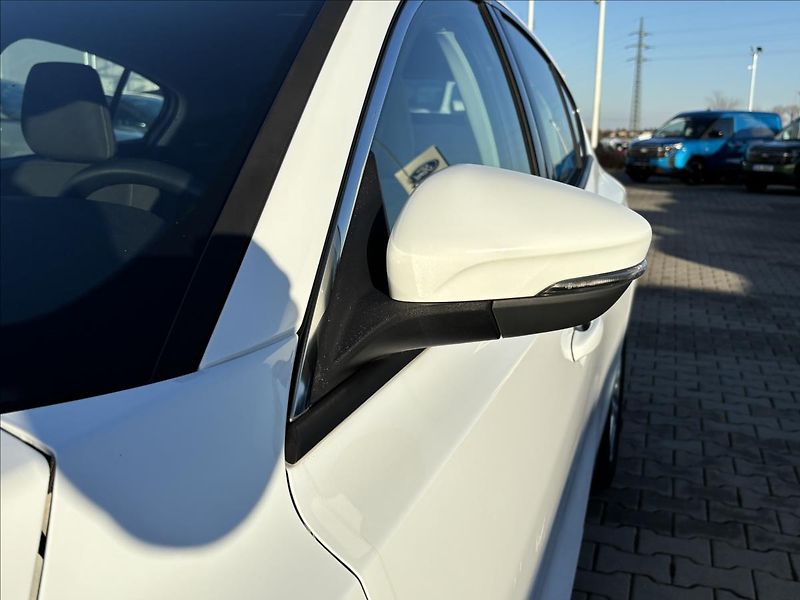 Ford Focus 1,5 Ecoblue 88 kW Titanium DPH - fotka 11 z 31