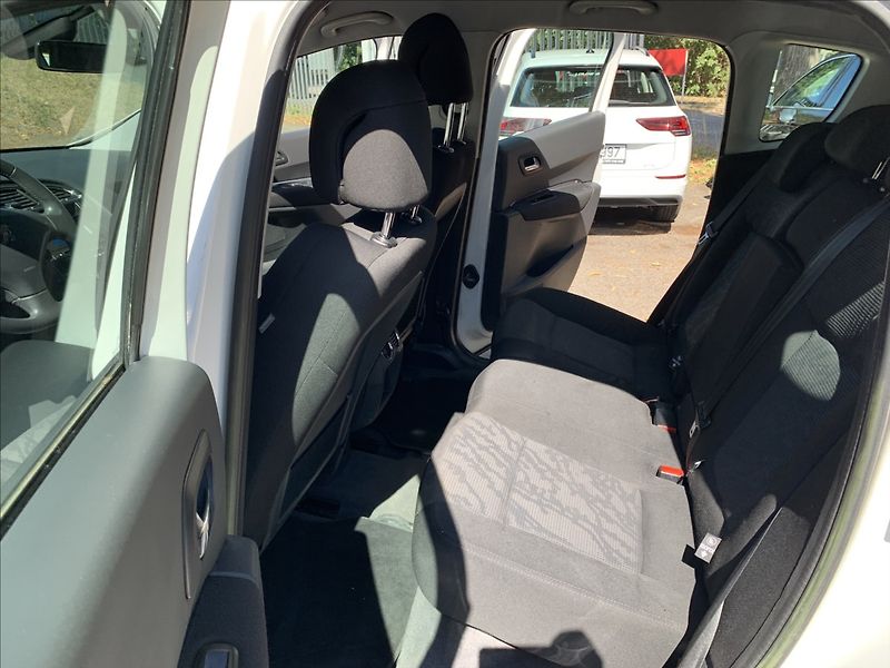 Peugeot 3008 1,6 HDI AUTOMAT - fotka 16 z 17