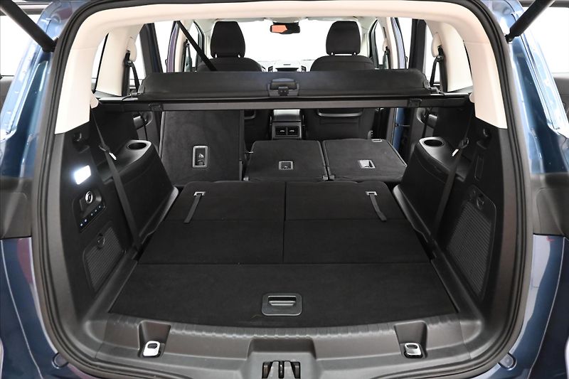 Ford S-MAX 2,0 EcoBLUE 140 kW AT8 7MÍST Z - fotka 12 z 32