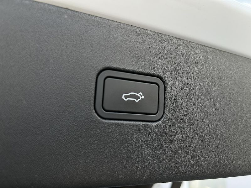 Volvo EX30 AWD Ultra Twin /TZ//REZERVACE - fotka 28 z 51