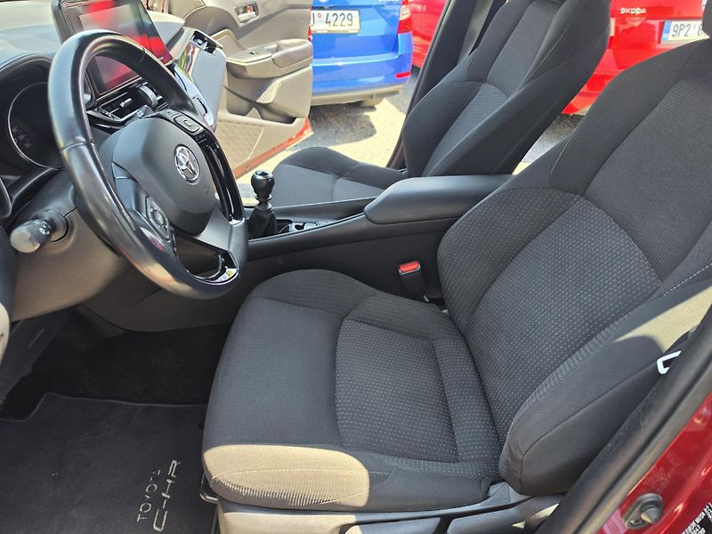 Toyota C-HR 1.2 T Navigace Park Senzor  - fotka 14 z 26